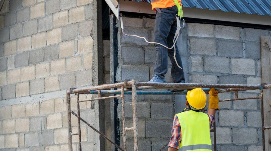 Professional gutter cleaning in Olney, IL